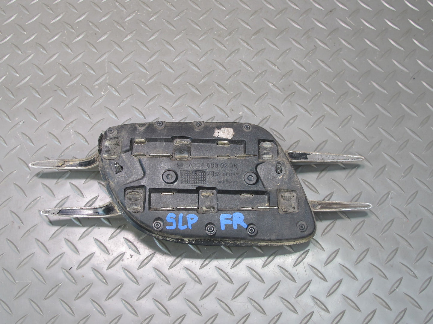 03-08 Mercedes R230 SL500 Set of 2 Front Fender Grille Vent Trim Molding OEM