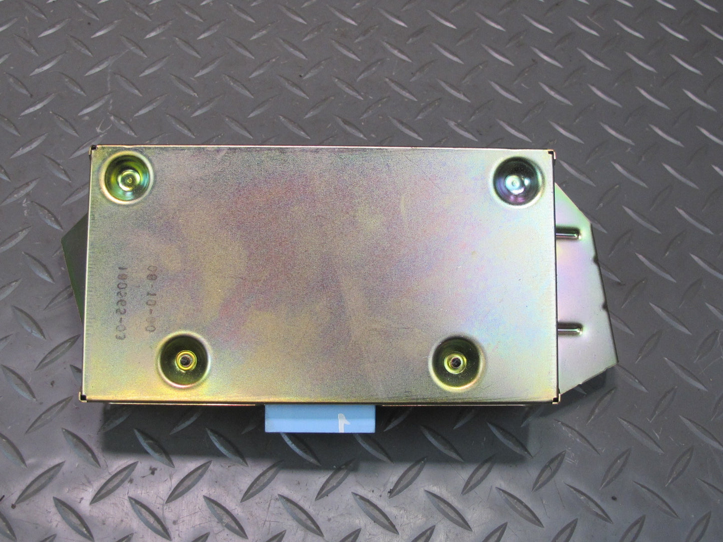 98-04 Chevrolet Corvette C5 Convertible Radio Antenna Amplifier Module OEM