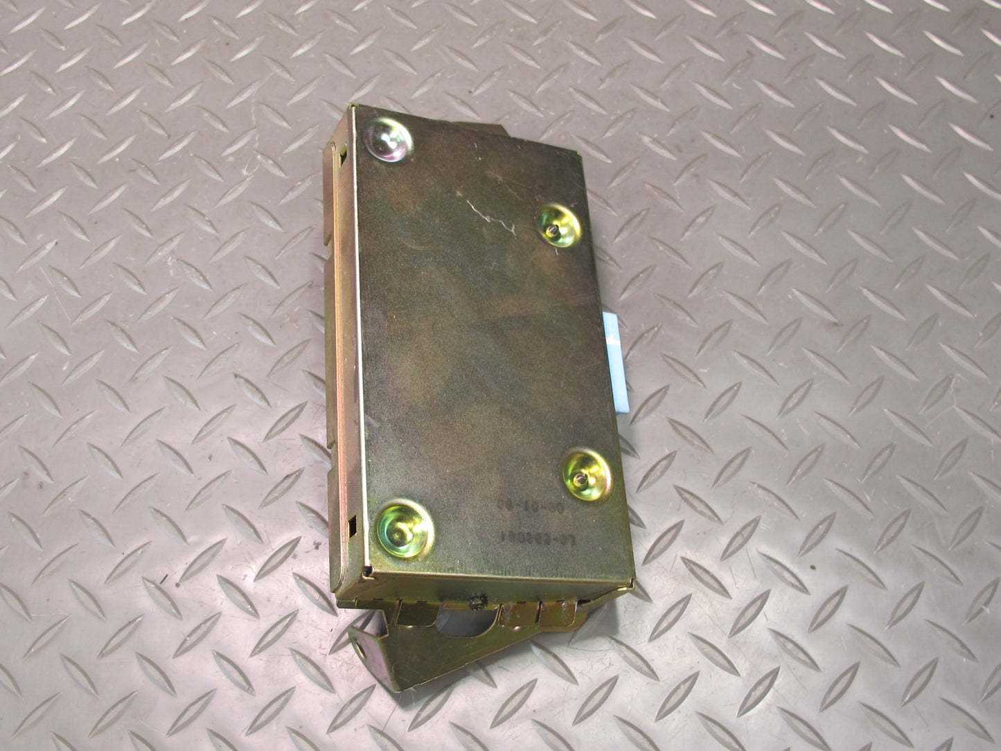 98-04 Chevrolet Corvette C5 Convertible Radio Antenna Amplifier Module OEM