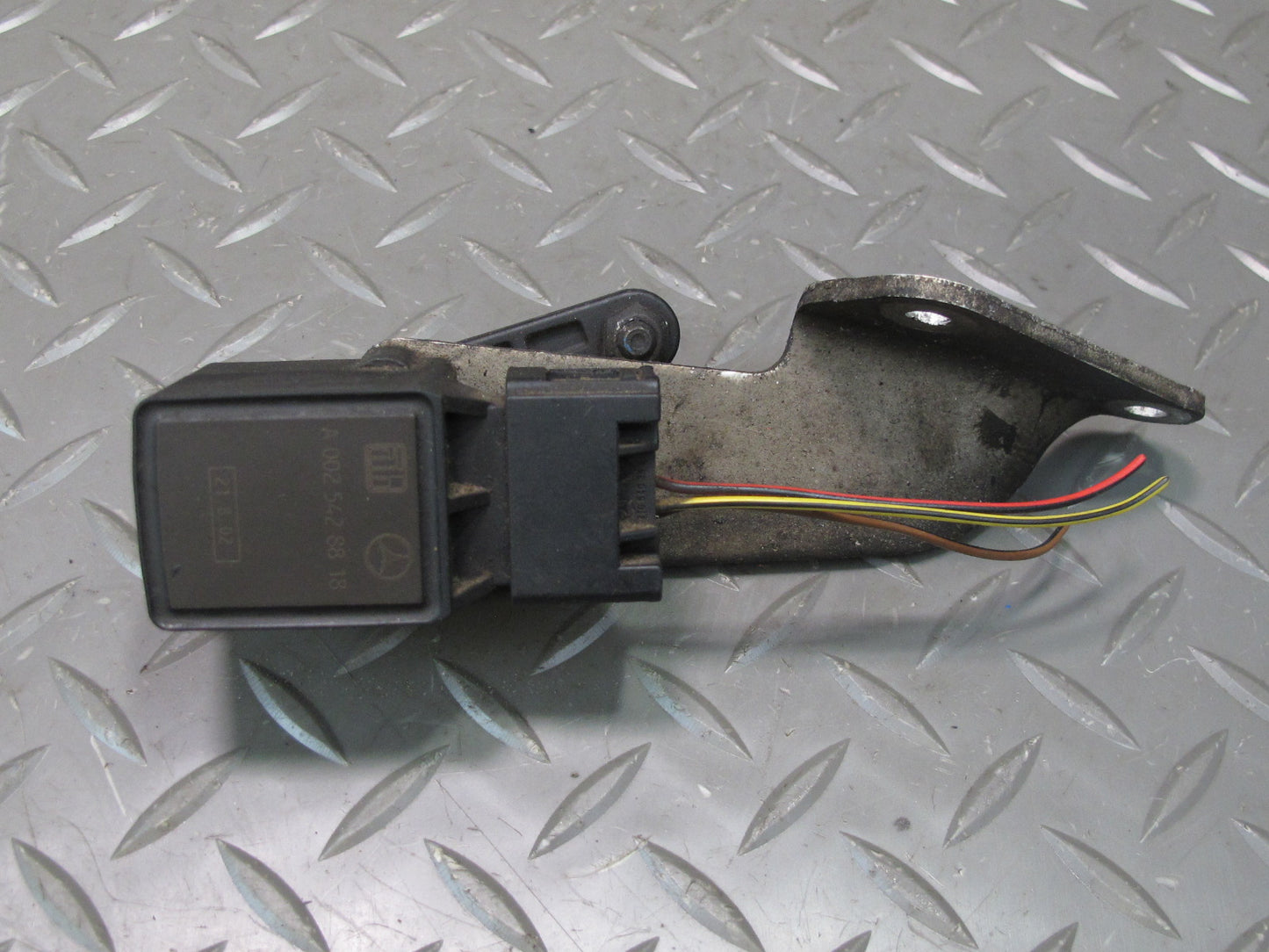 03-12 Mercedes R230 SL500 SL600 Set of 2 Rear Suspension Height Level Sensor OEM