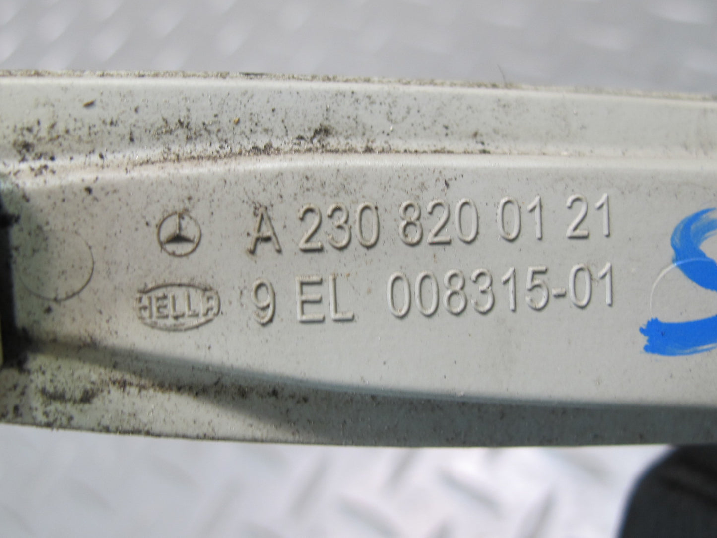 03-08 Mercedes R230 SL500 Front Left & Right Bumper Turn Signal Light Set OEM