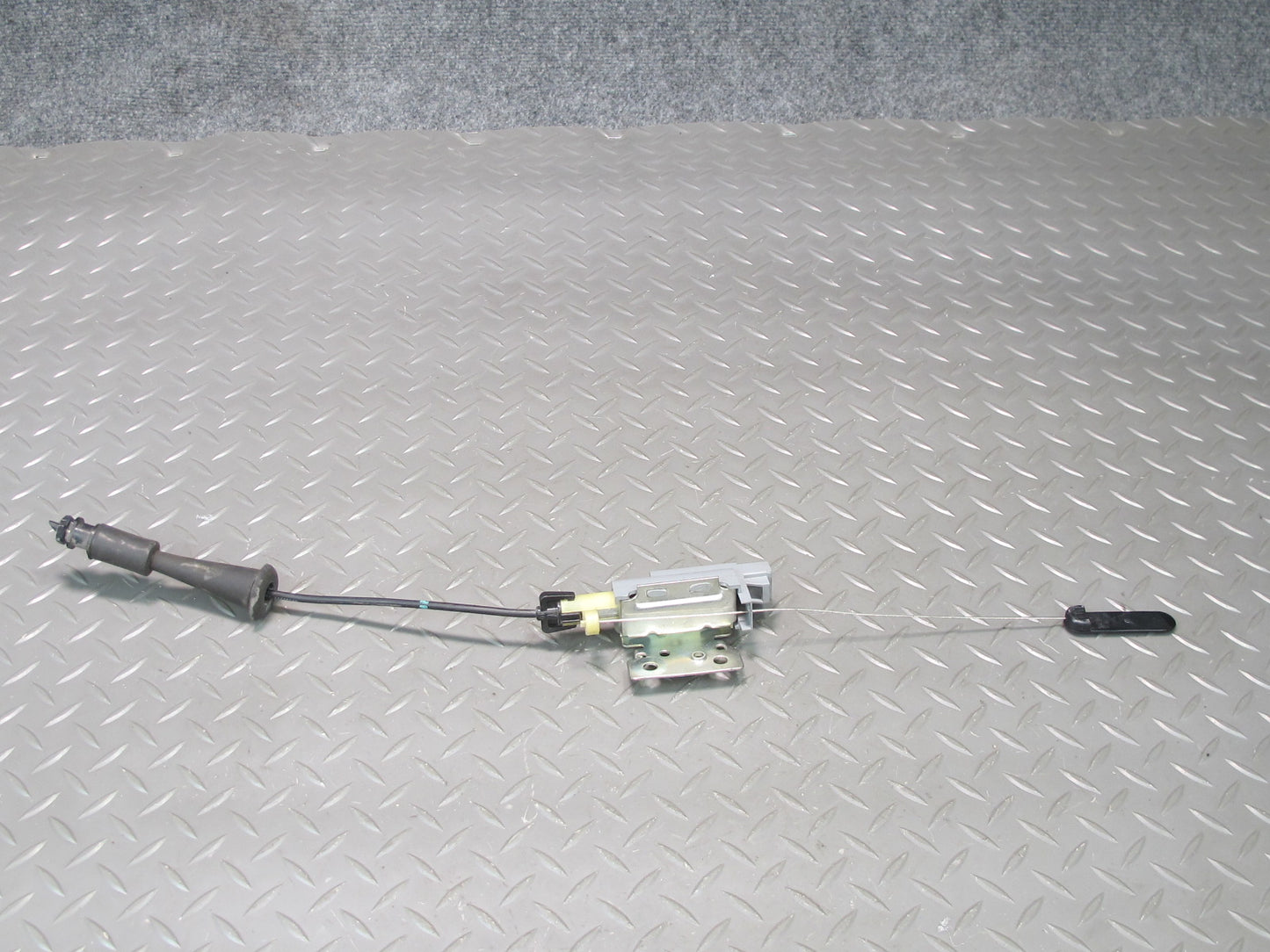 97-04 Chevrolet Corvette C5 Fuel Tank Filler Door Lid Actuator Motor OEM