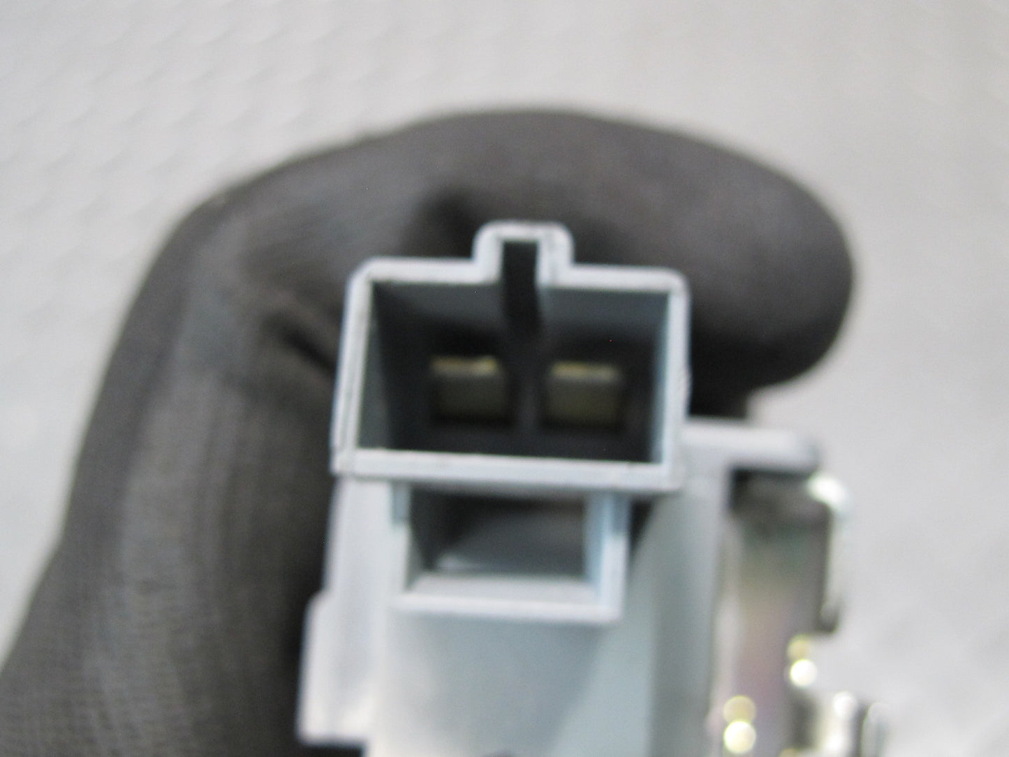 97-04 Chevrolet Corvette C5 Fuel Tank Filler Door Lid Actuator Motor OEM