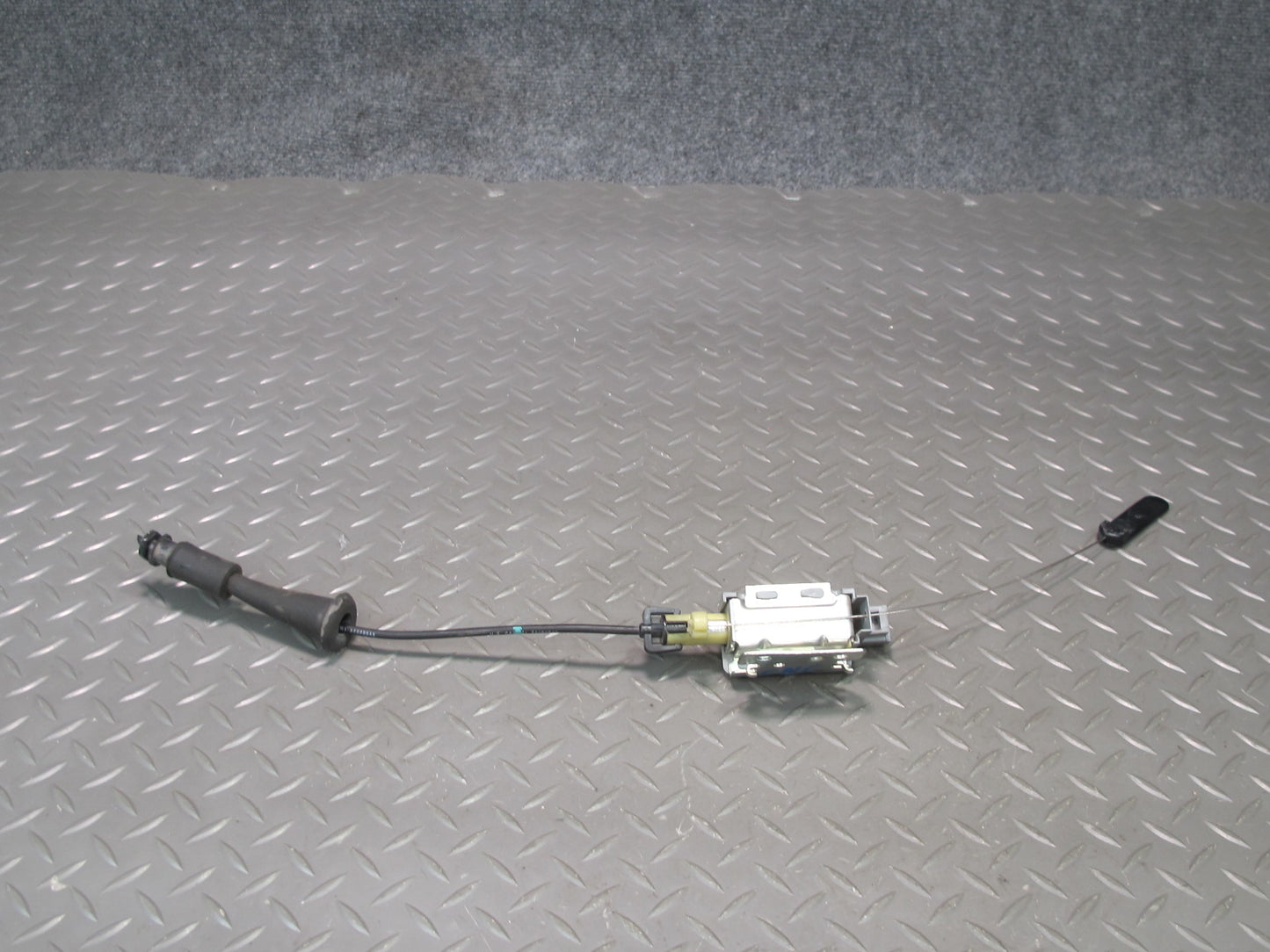 97-04 Chevrolet Corvette C5 Fuel Tank Filler Door Lid Actuator Motor OEM