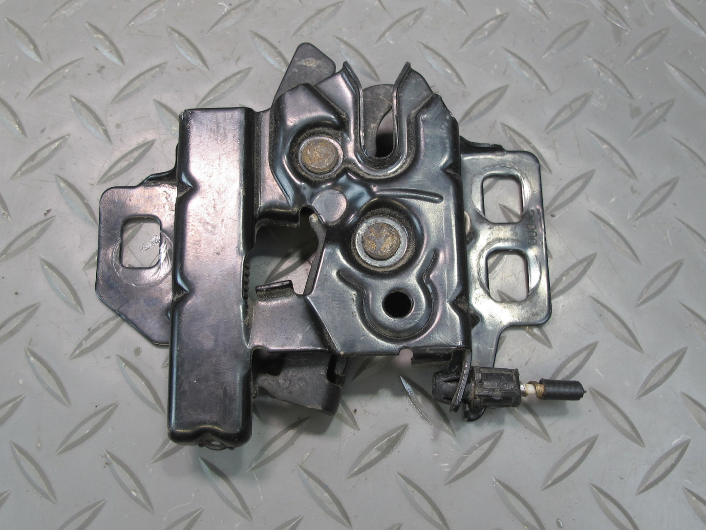 97-04 Chevrolet Corvette C5 Set of 2 Front Left Right Hood Lock Latch OEM