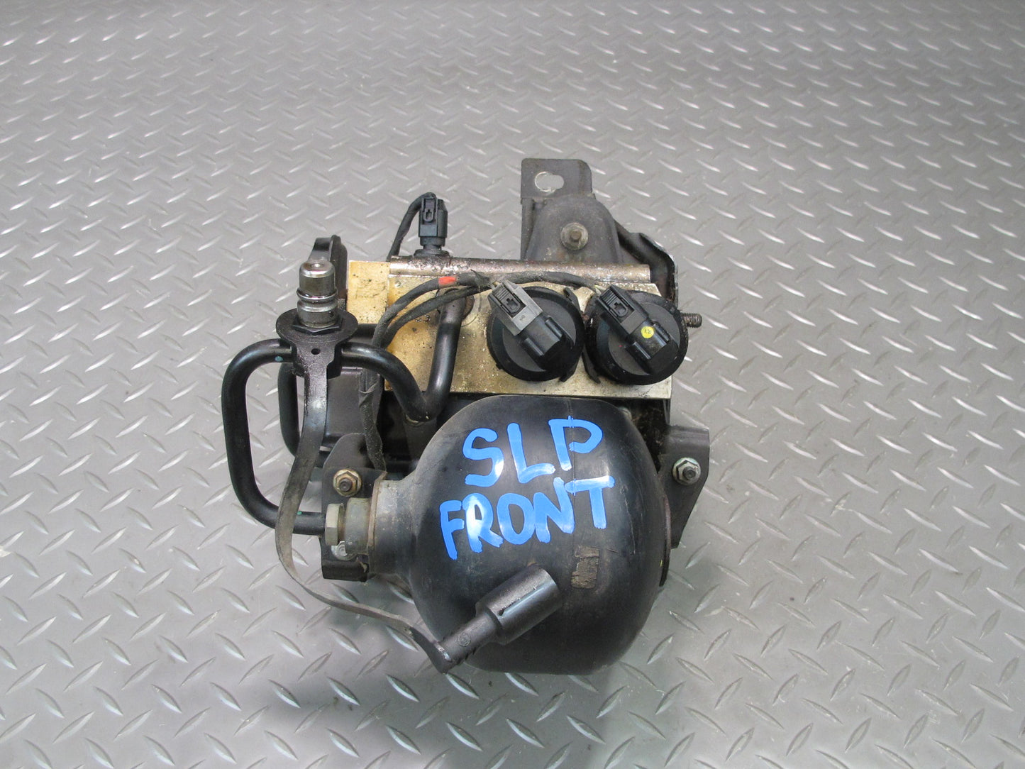 03-06 Mercedes R230 SL500 Front ABC Hydraulic Suspension Valve Block Pump OEM