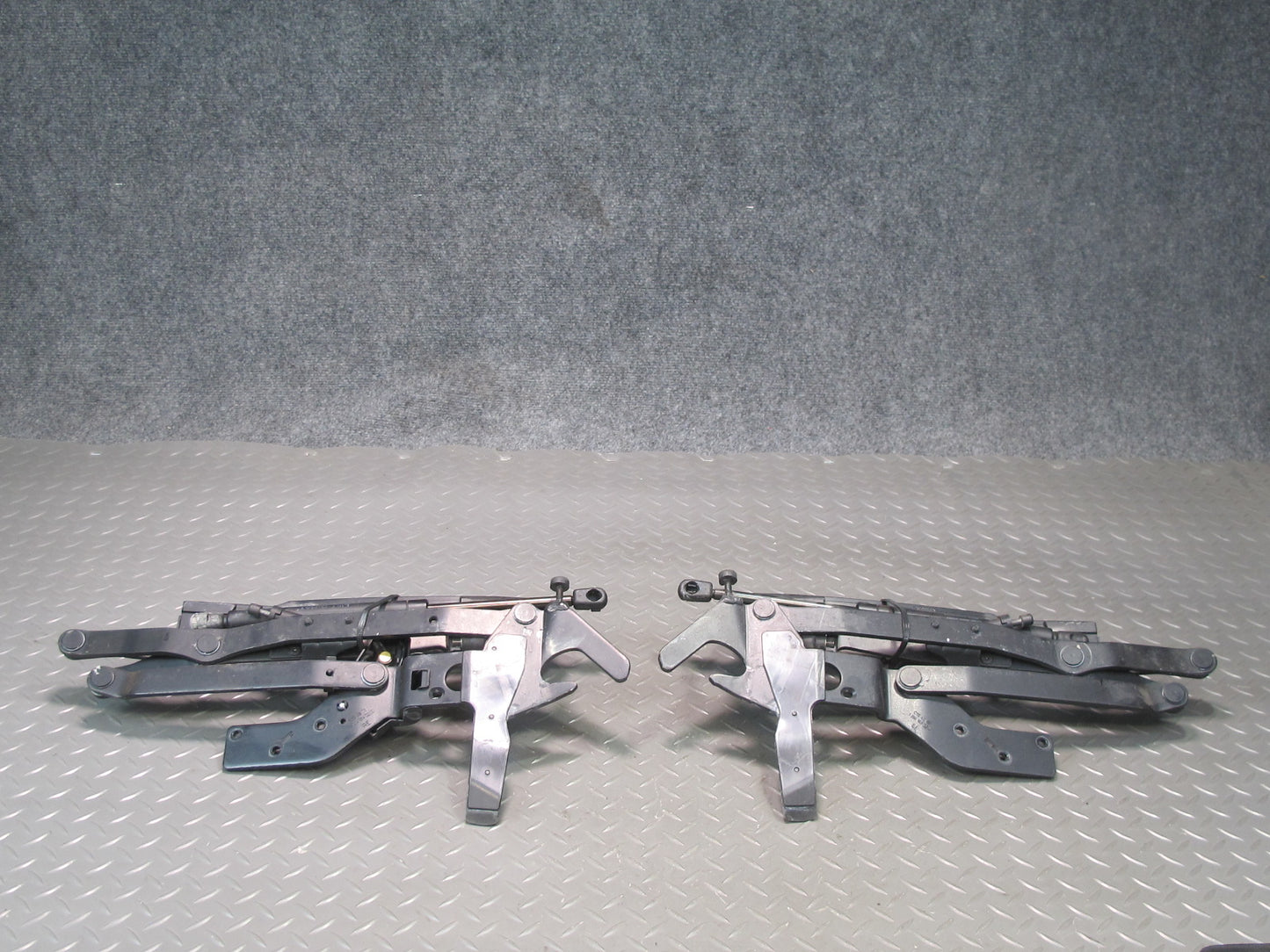 03-06 Mercedes R230 SL500 Set of 2 Rear Left & Right Trunk Lid Hinge OEM