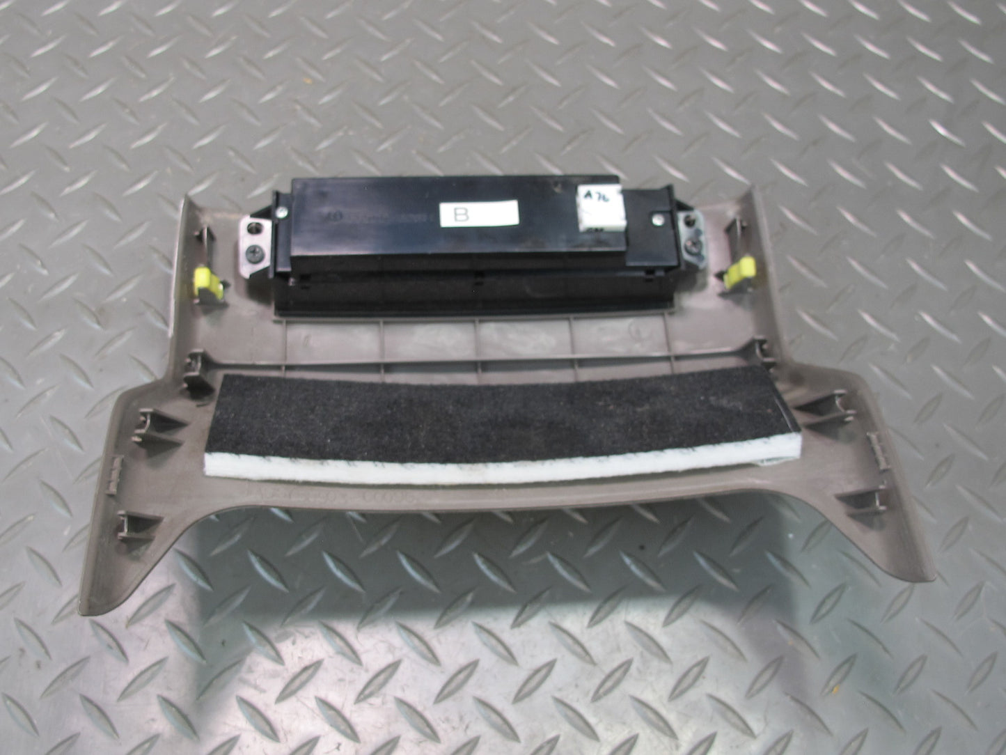 2006-2009 Lexus UZJ120L GX470 Rear Temp A/C Heat Climate Control W/ Panel