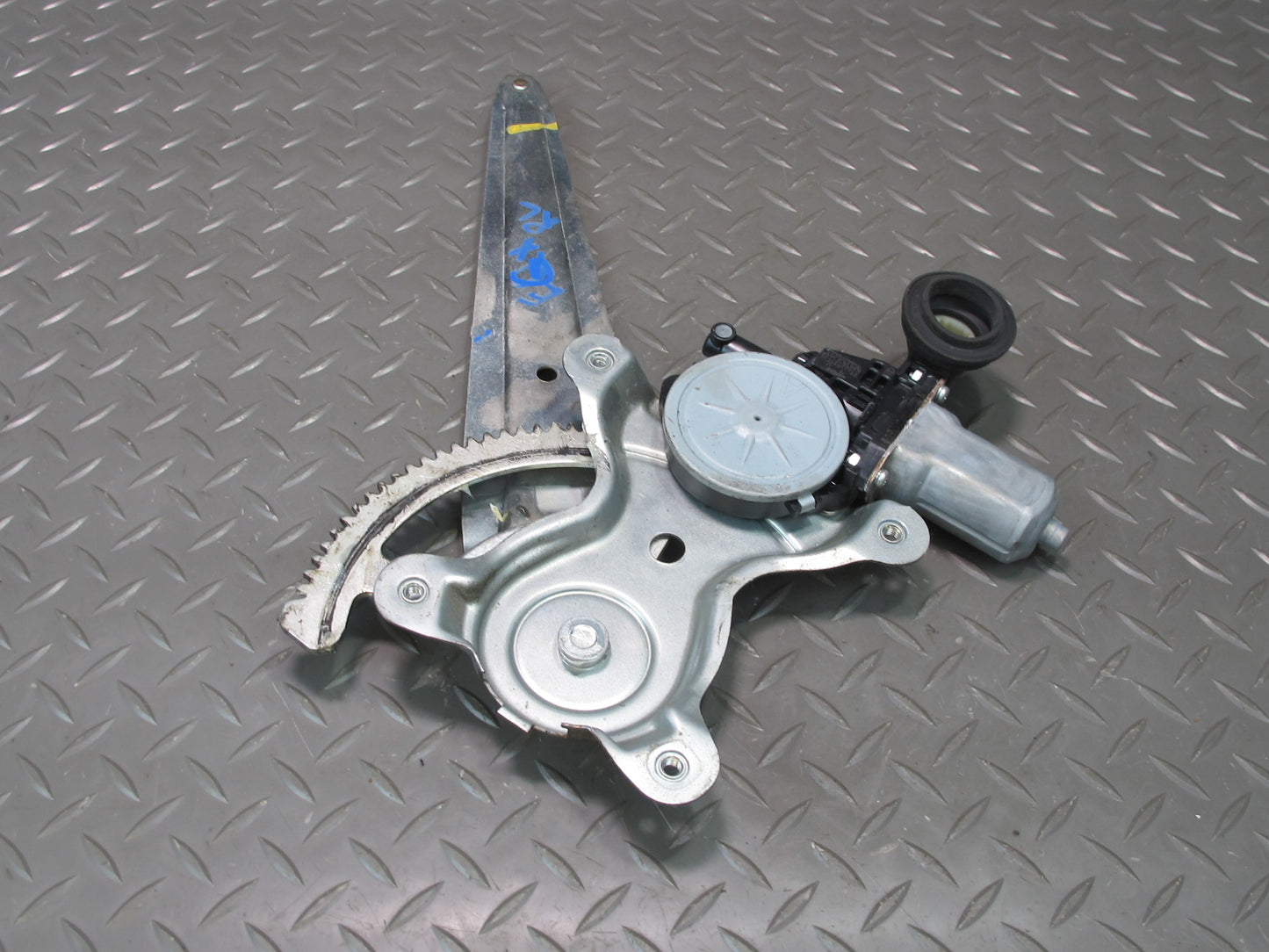 2003-2009 Lexus UZJ120L GX470 Rear Left Side Door Window Regulator W/ Motor