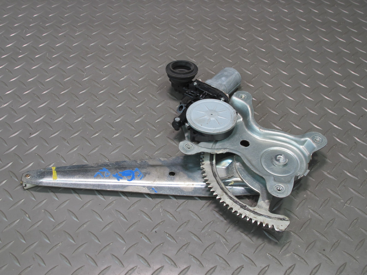 2003-2009 Lexus UZJ120L GX470 Rear Left Side Door Window Regulator W/ Motor