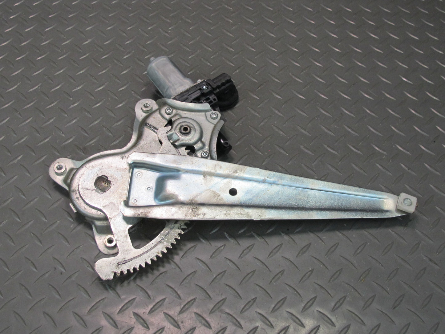 2003-2009 Lexus UZJ120L GX470 Rear Left Side Door Window Regulator W/ Motor