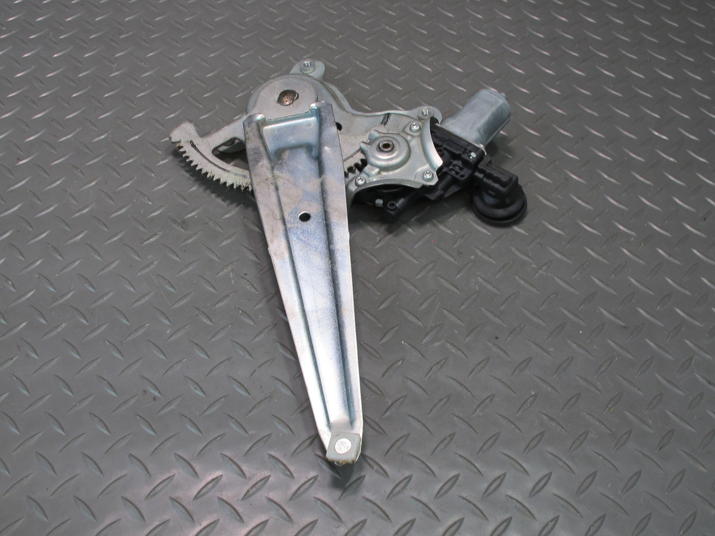 2003-2009 Lexus UZJ120L GX470 Rear Left Side Door Window Regulator W/ Motor