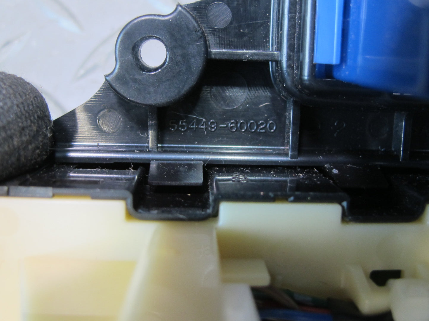 2003-2009 Lexus UZJ120L GX470 Suspension Height Sport Button Switch Control