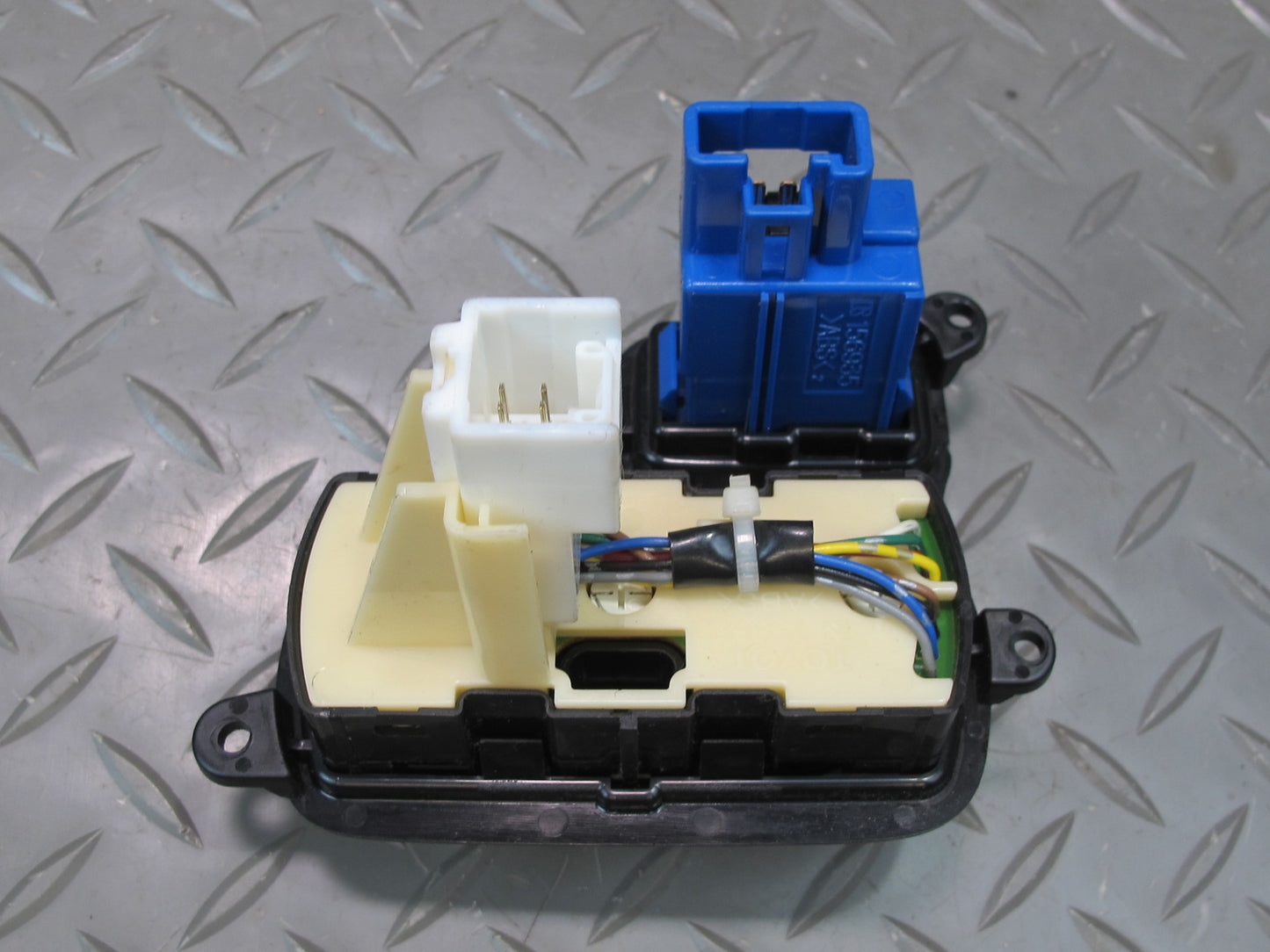 2003-2009 Lexus UZJ120L GX470 Suspension Height Sport Button Switch Control