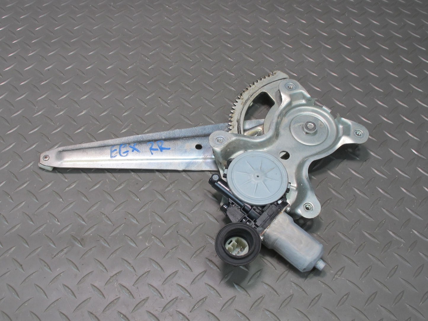 2003-2009 Lexus UZJ120L GX470 Rear Right Side Door Window Regulator W/ Motor