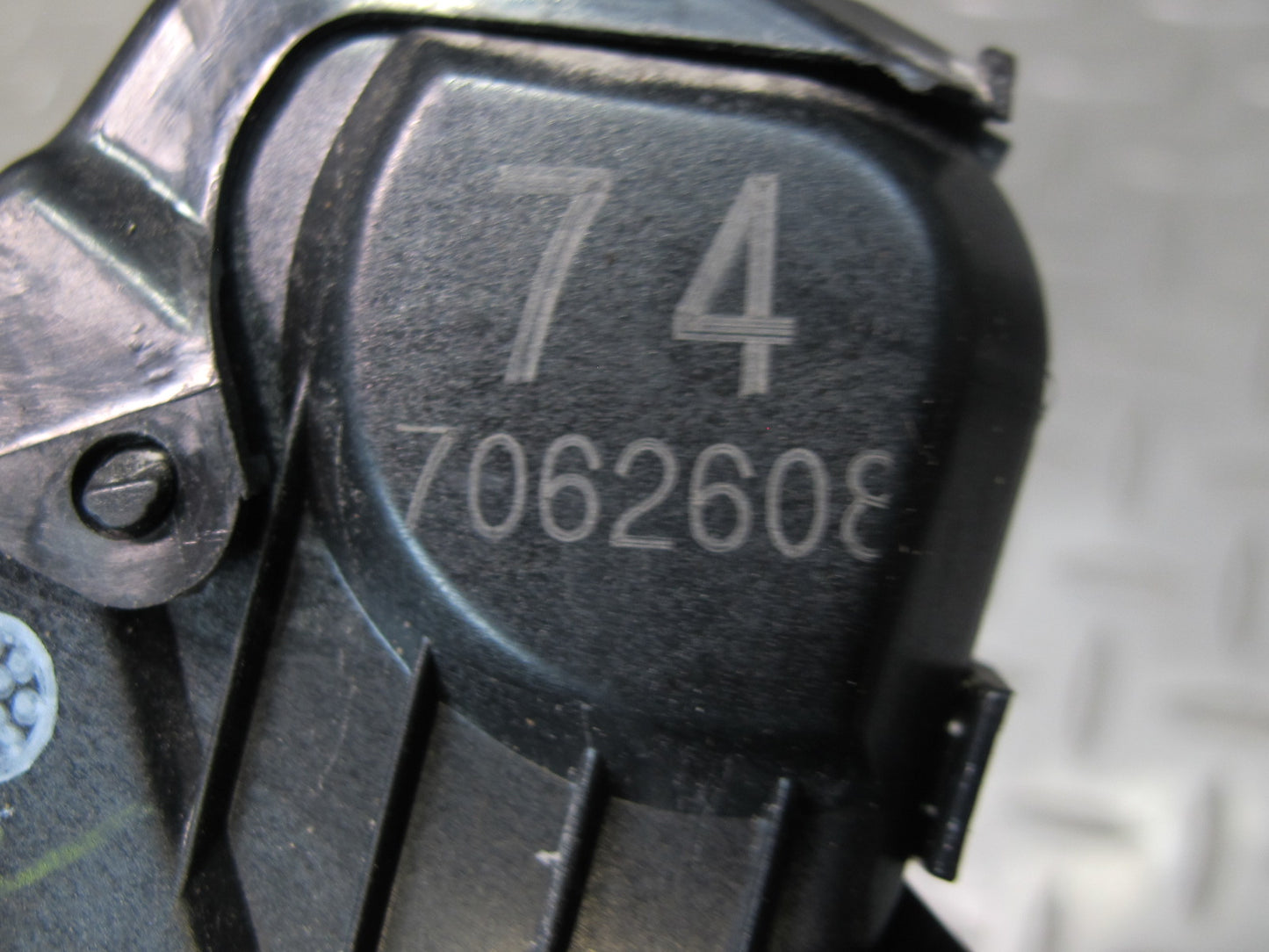 2003-2009 Lexus UZJ120L GX470 Front Right Pass Side Door Lock Latch Actuator