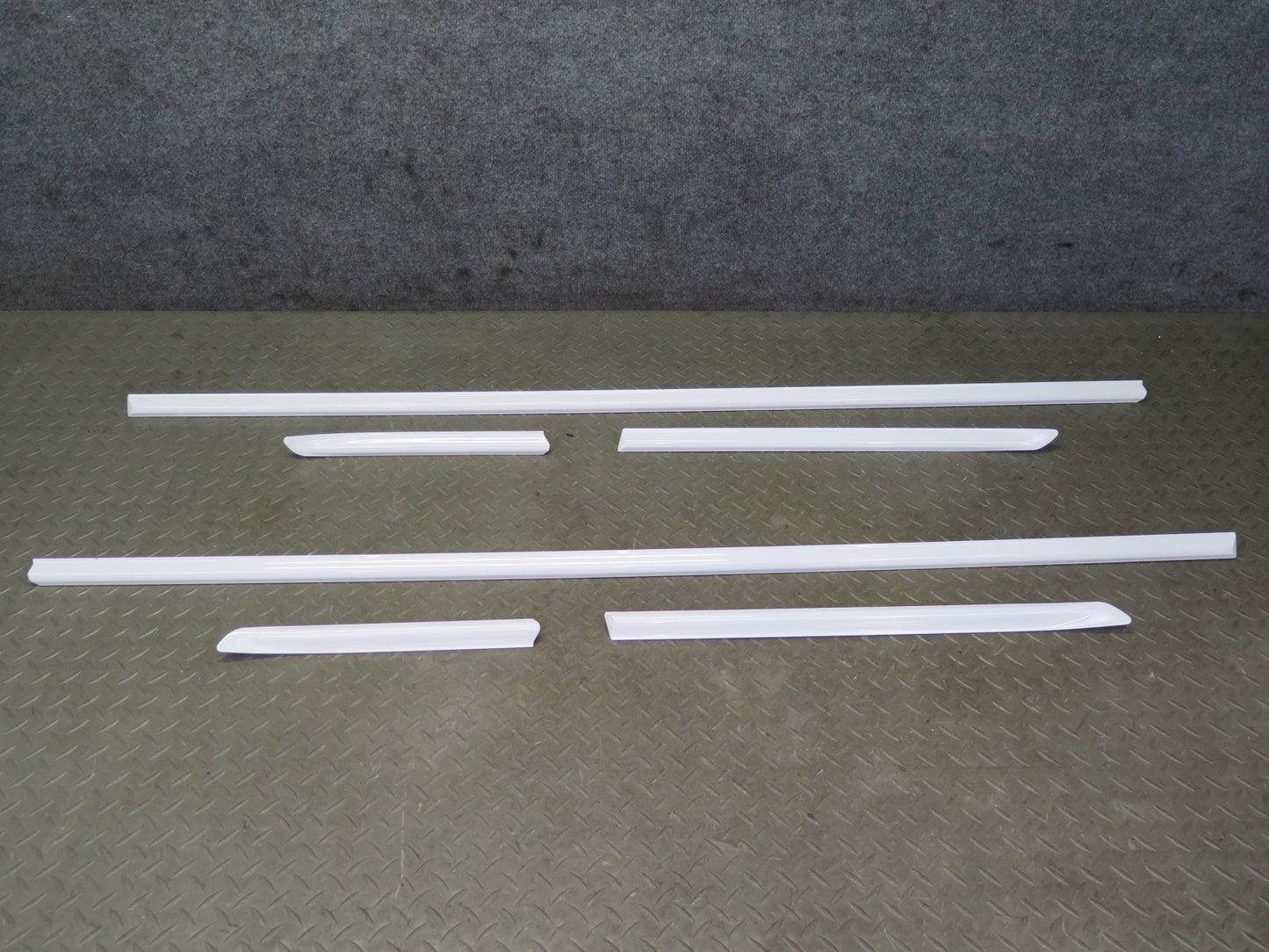 01-06 BMW E46 330ci Coupe Convert Set of 6 Door Fender Quarter Trim Molding OEM