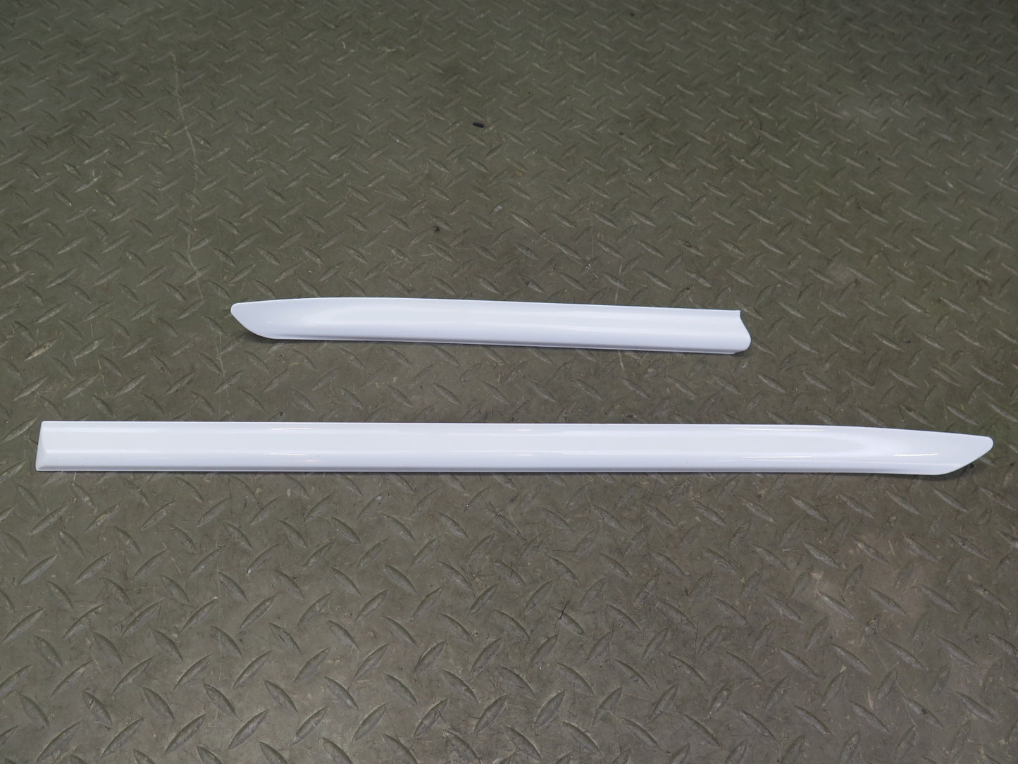 01-06 BMW E46 330ci Coupe Convert Set of 6 Door Fender Quarter Trim Molding OEM