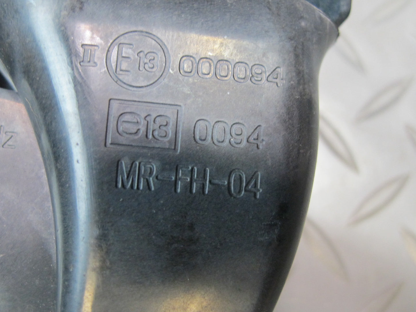 2003-2009 Lexus UZJ120L GX470 High & Low Tone Pitch Horn Signal Set of 2