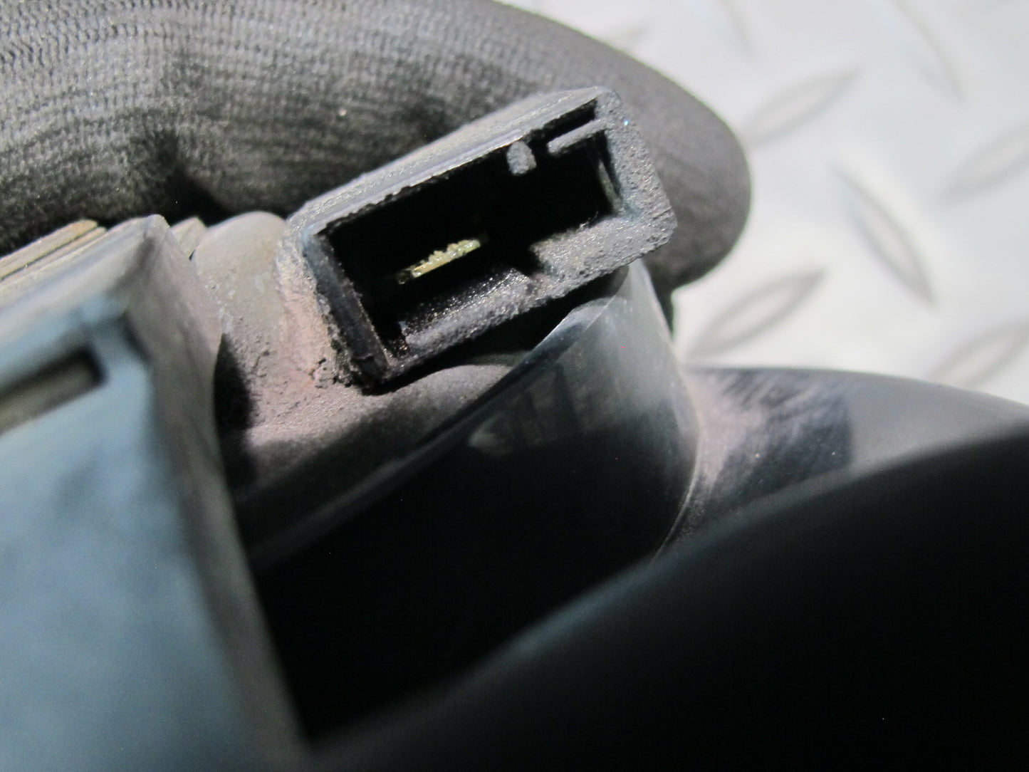 2003-2009 Lexus UZJ120L GX470 High & Low Tone Pitch Horn Signal Set of 2