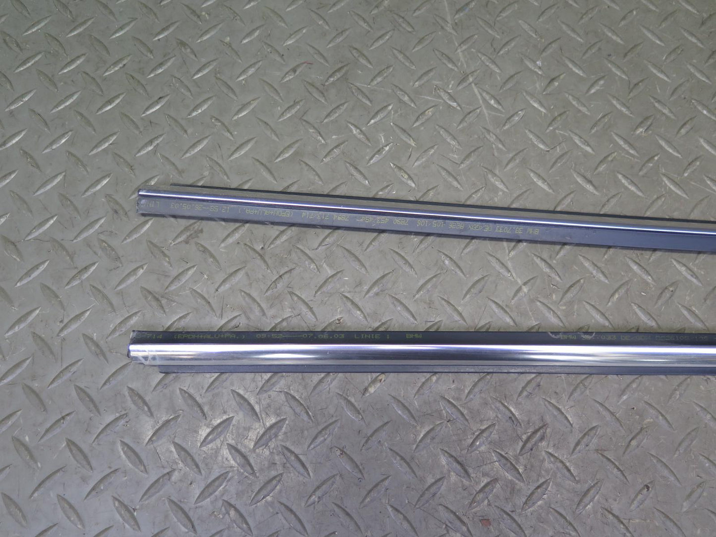 01-06 BMW E46 330ci Convert Set of 2 Door Weatherstrip Molding Trim Chrome OEM