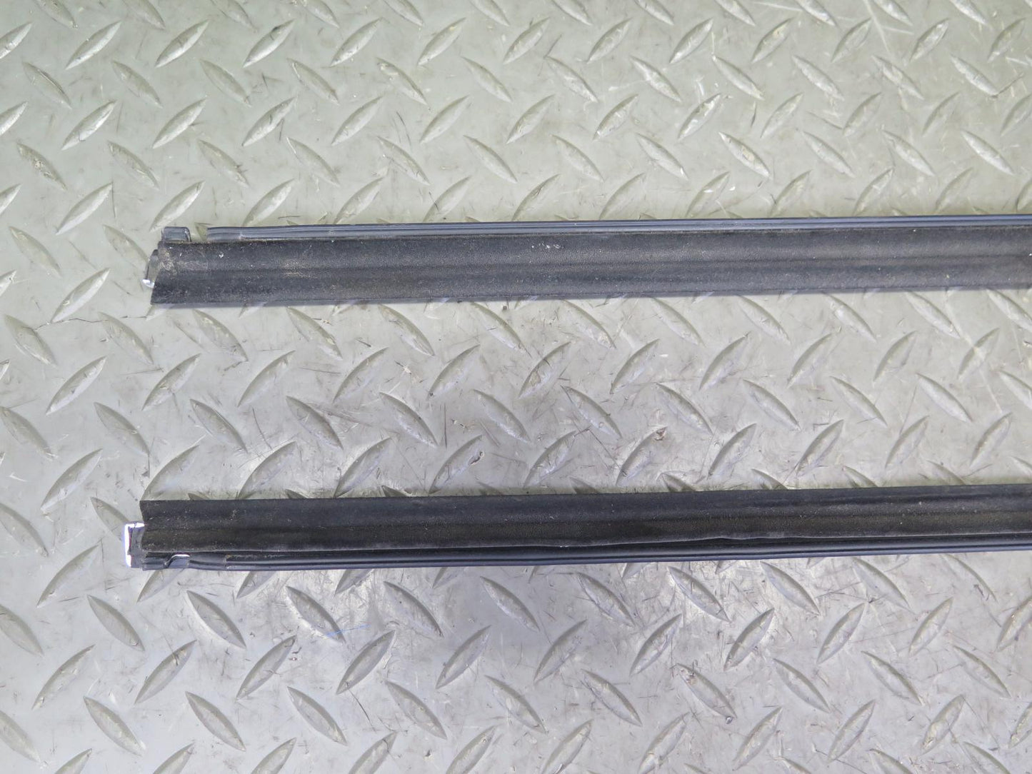 01-06 BMW E46 330ci Convert Set of 2 Door Weatherstrip Molding Trim Chrome OEM