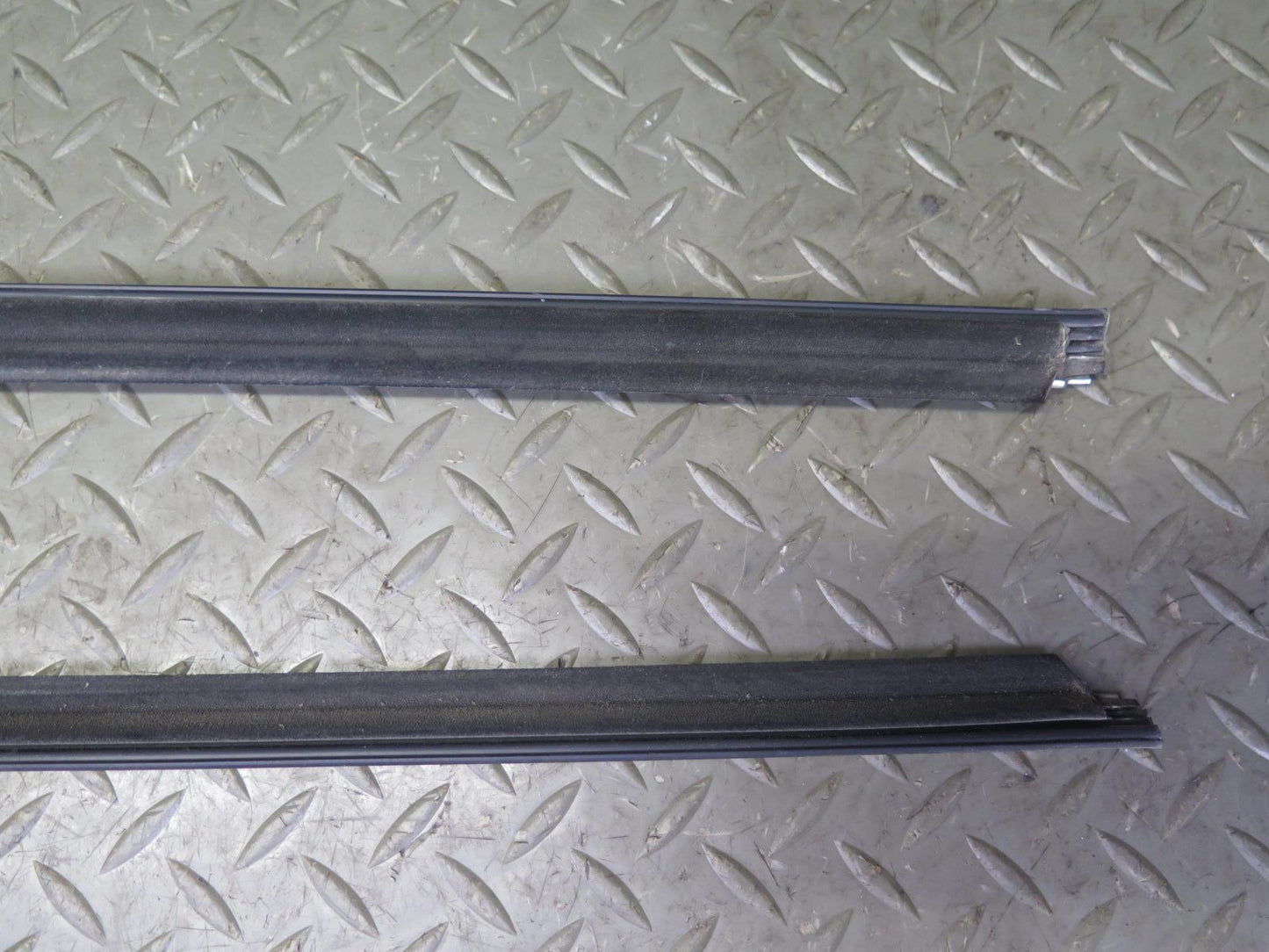 01-06 BMW E46 330ci Convert Set of 2 Door Weatherstrip Molding Trim Chrome OEM