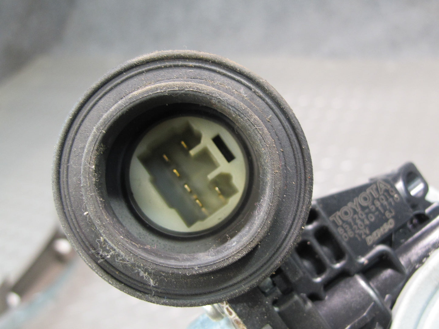 2003-2009 Lexus UZJ120L GX470 Front Left Side Door Window Regulator W/ Motor