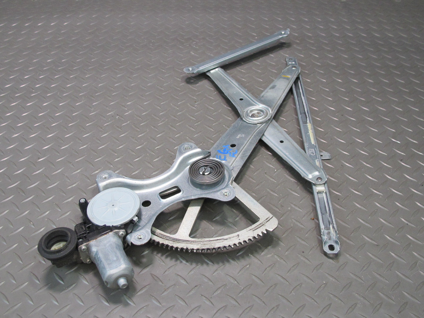 2003-2009 Lexus UZJ120L GX470 Front Left Side Door Window Regulator W/ Motor