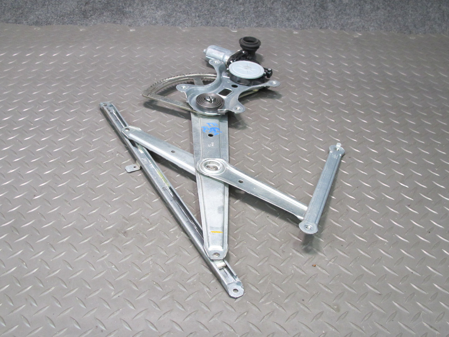 2003-2009 Lexus UZJ120L GX470 Front Left Side Door Window Regulator W/ Motor