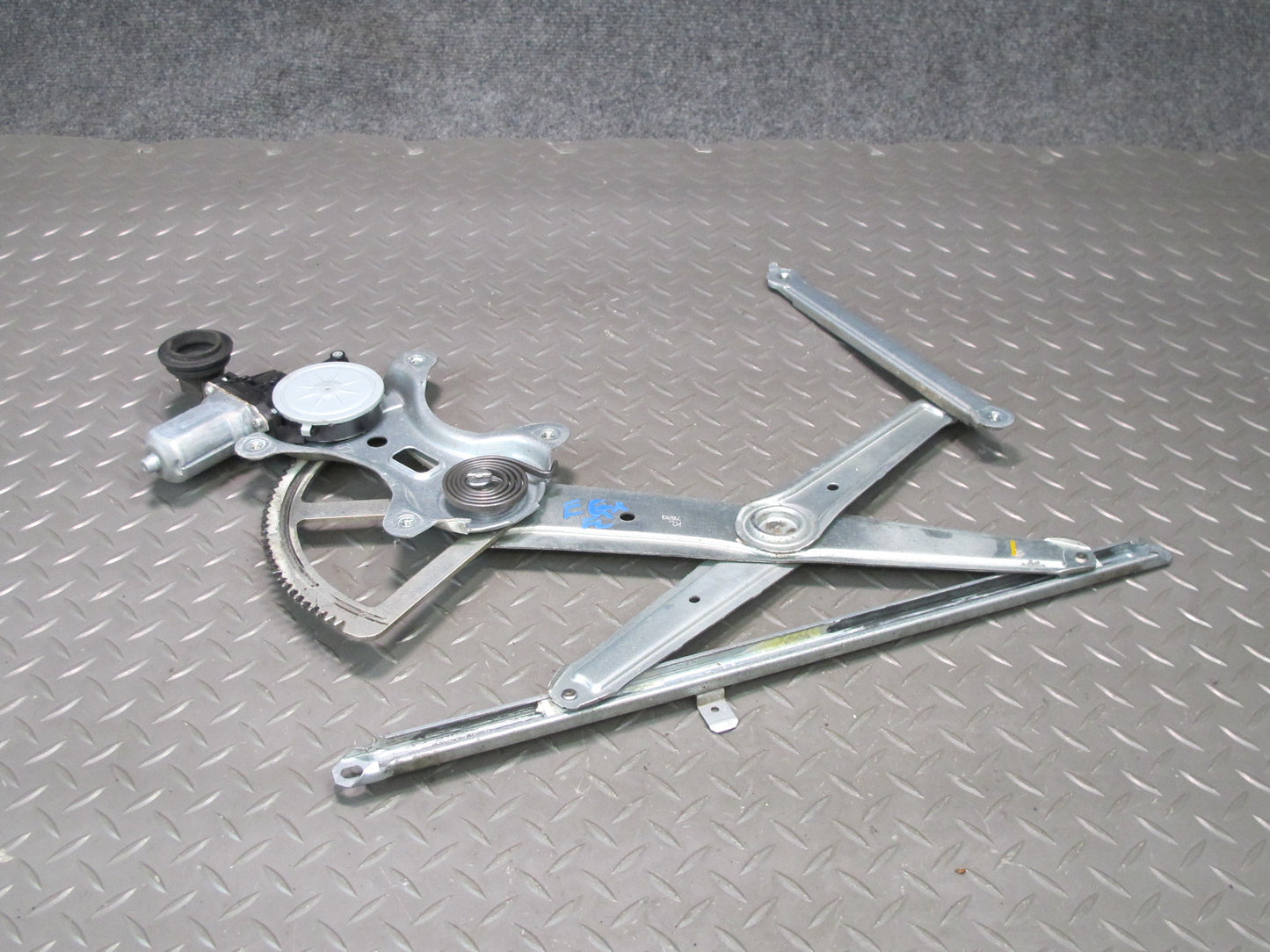 2003-2009 Lexus UZJ120L GX470 Front Left Side Door Window Regulator W/ Motor