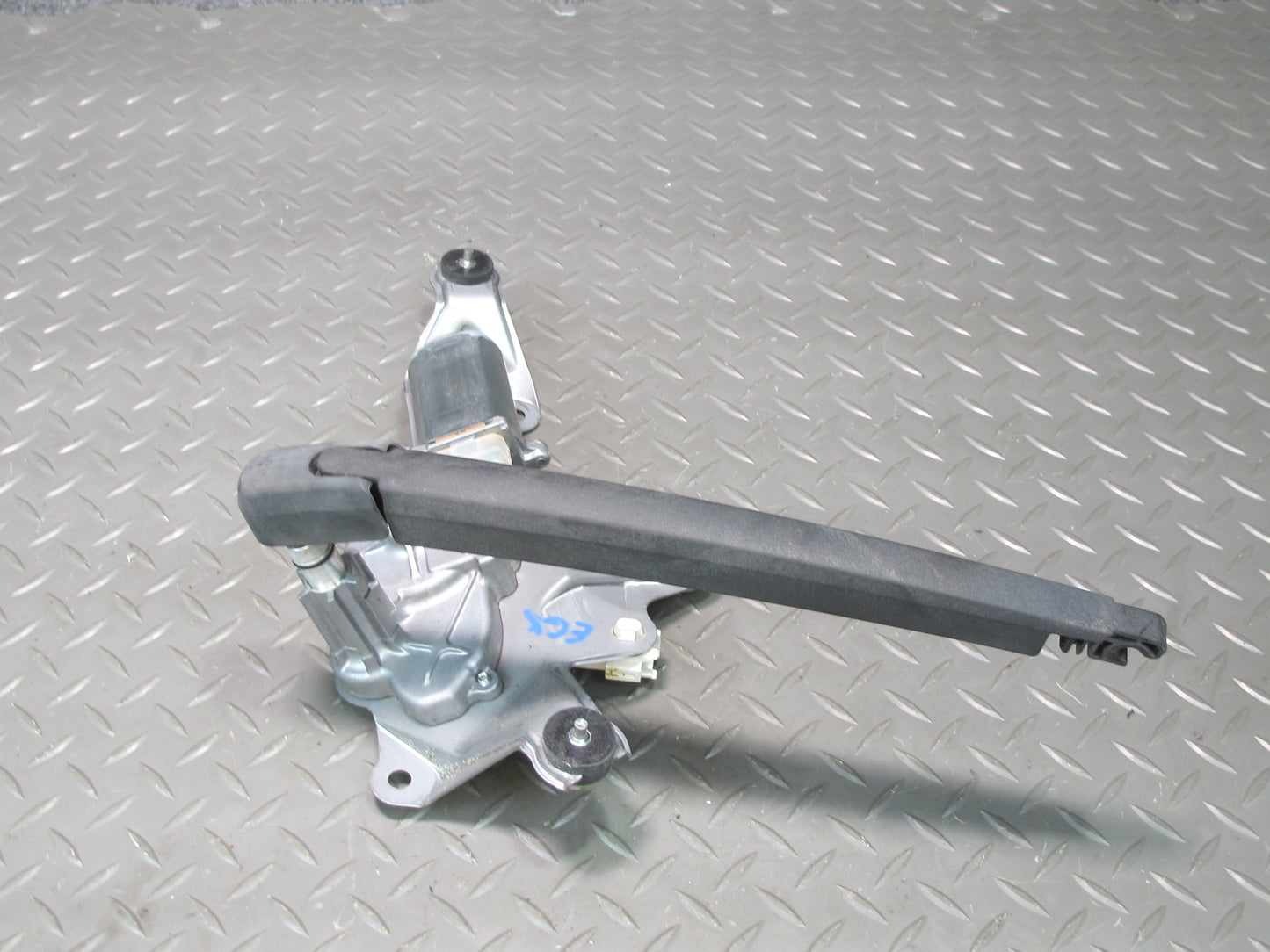 2003-2009 Lexus UZJ120L GX470 Rear Hatch Wiper Motor Arm Assembly 85130-60230