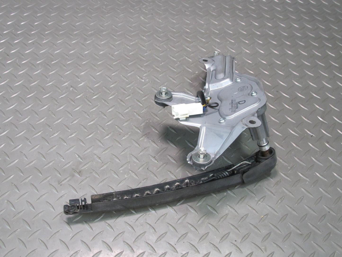 2003-2009 Lexus UZJ120L GX470 Rear Hatch Wiper Motor Arm Assembly 85130-60230