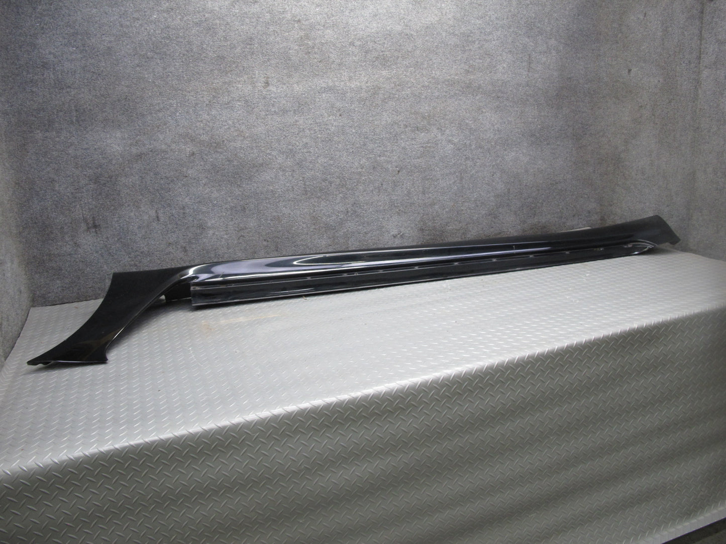 08-14 Lexus USE20L Is-f Right Side Skirt Rocker Panel Molding Obsidian OEM