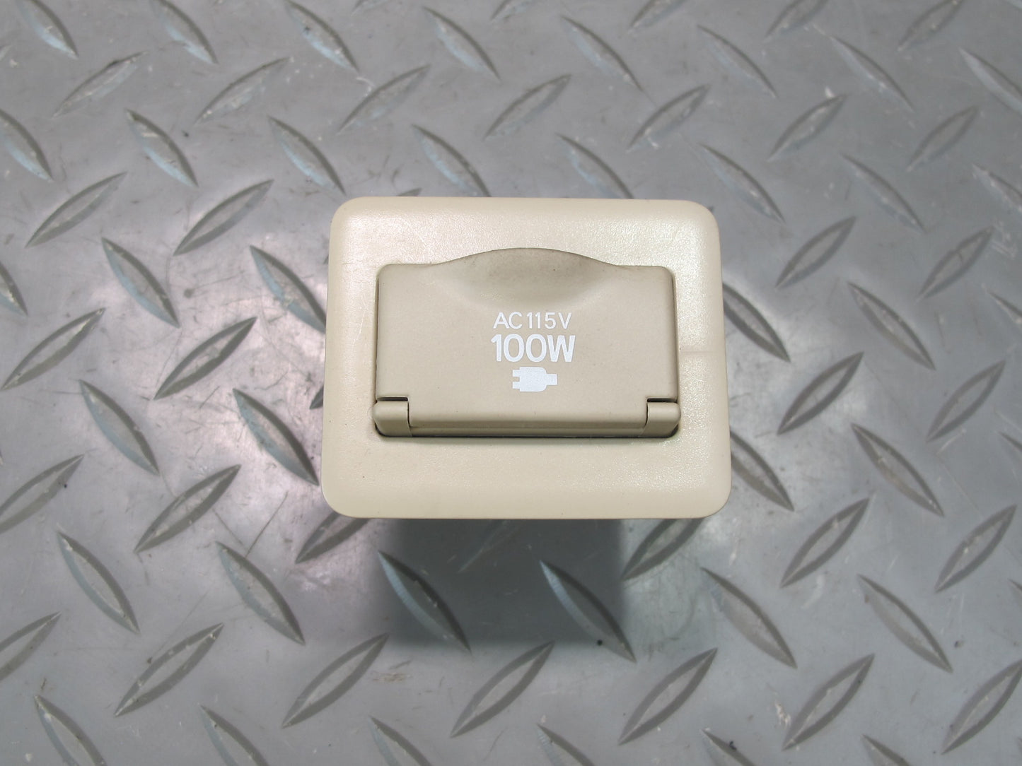 2003-2009 Lexus UZJ120L GX470 Rear Power Socket Jack AC115V 100W