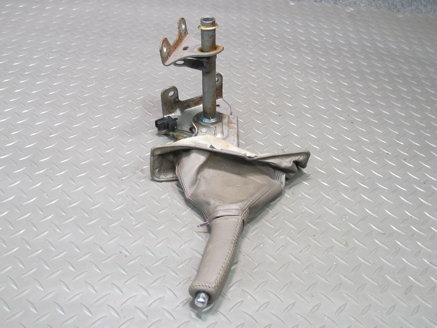 2003-2009 Lexus GX470 Emergency Parking Handbrake Handle Lever W/ Boot