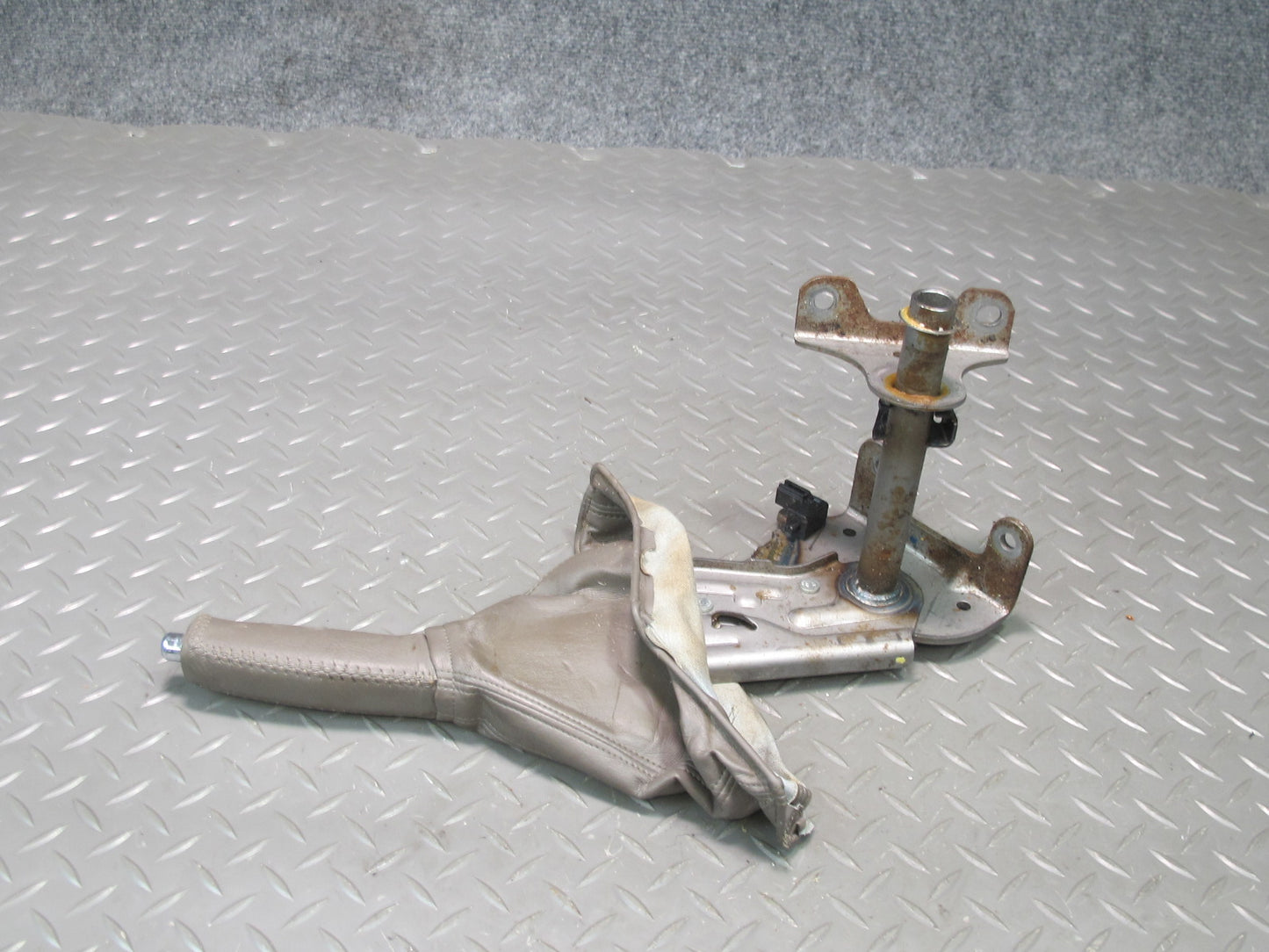 2003-2009 Lexus GX470 Emergency Parking Handbrake Handle Lever W/ Boot