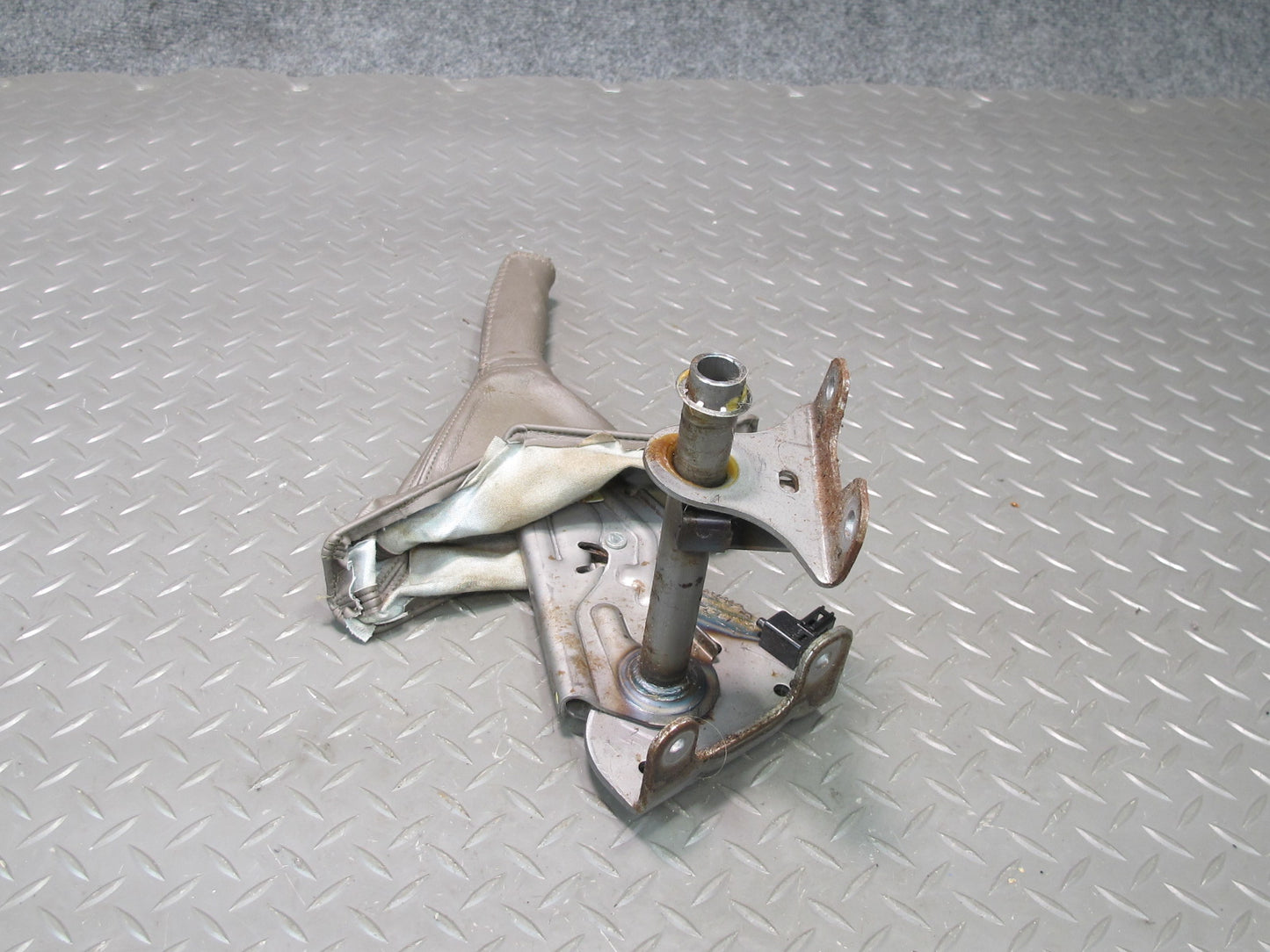 2003-2009 Lexus GX470 Emergency Parking Handbrake Handle Lever W/ Boot