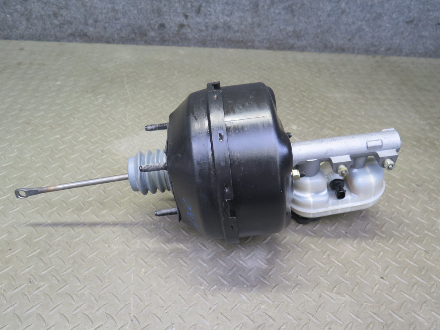 98-04 Chevrolet Corvette C5 Brake Master Cylinder Booster Fluid Reservoir OEM