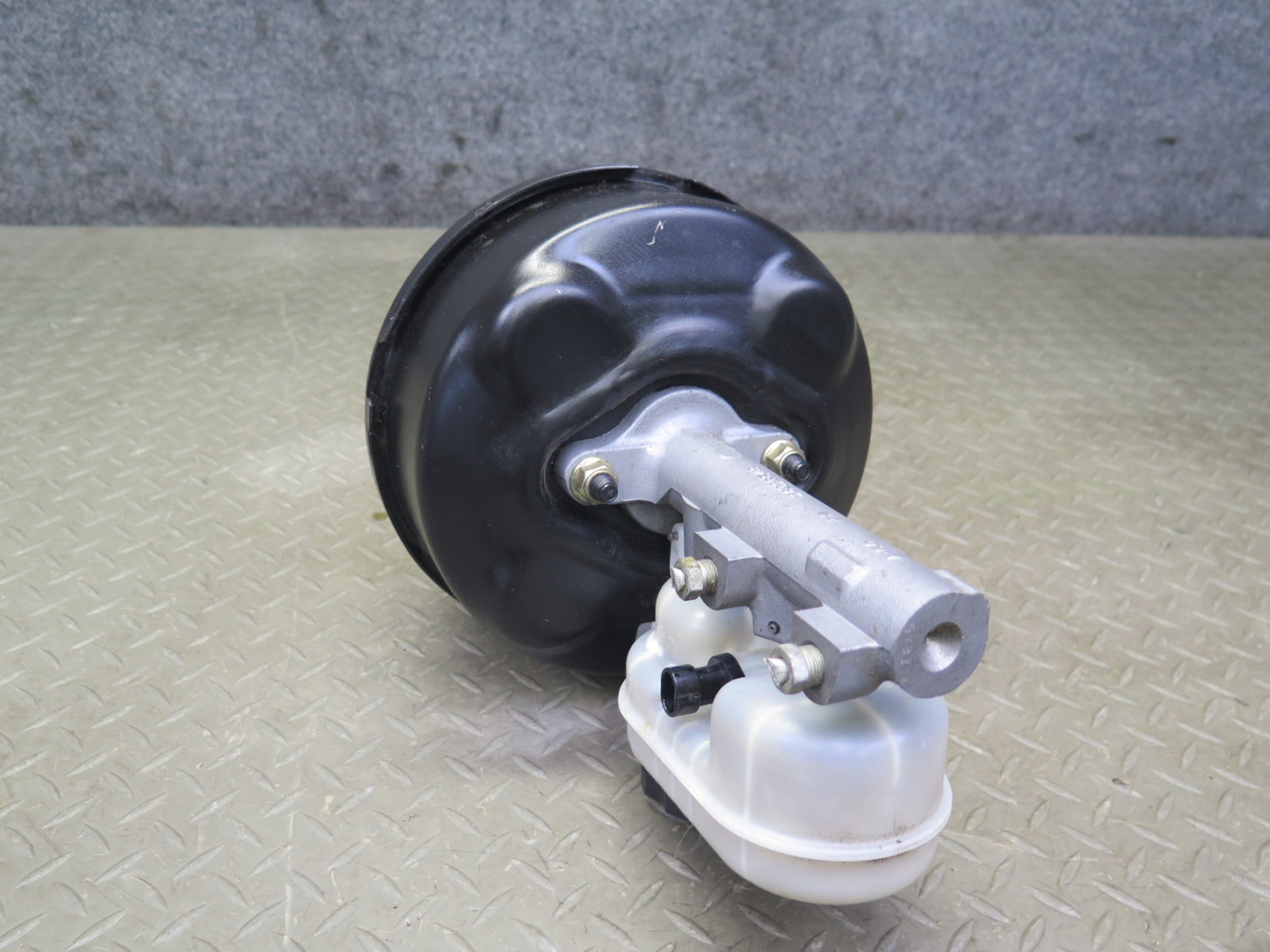 98-04 Chevrolet Corvette C5 Brake Master Cylinder Booster Fluid Reservoir OEM