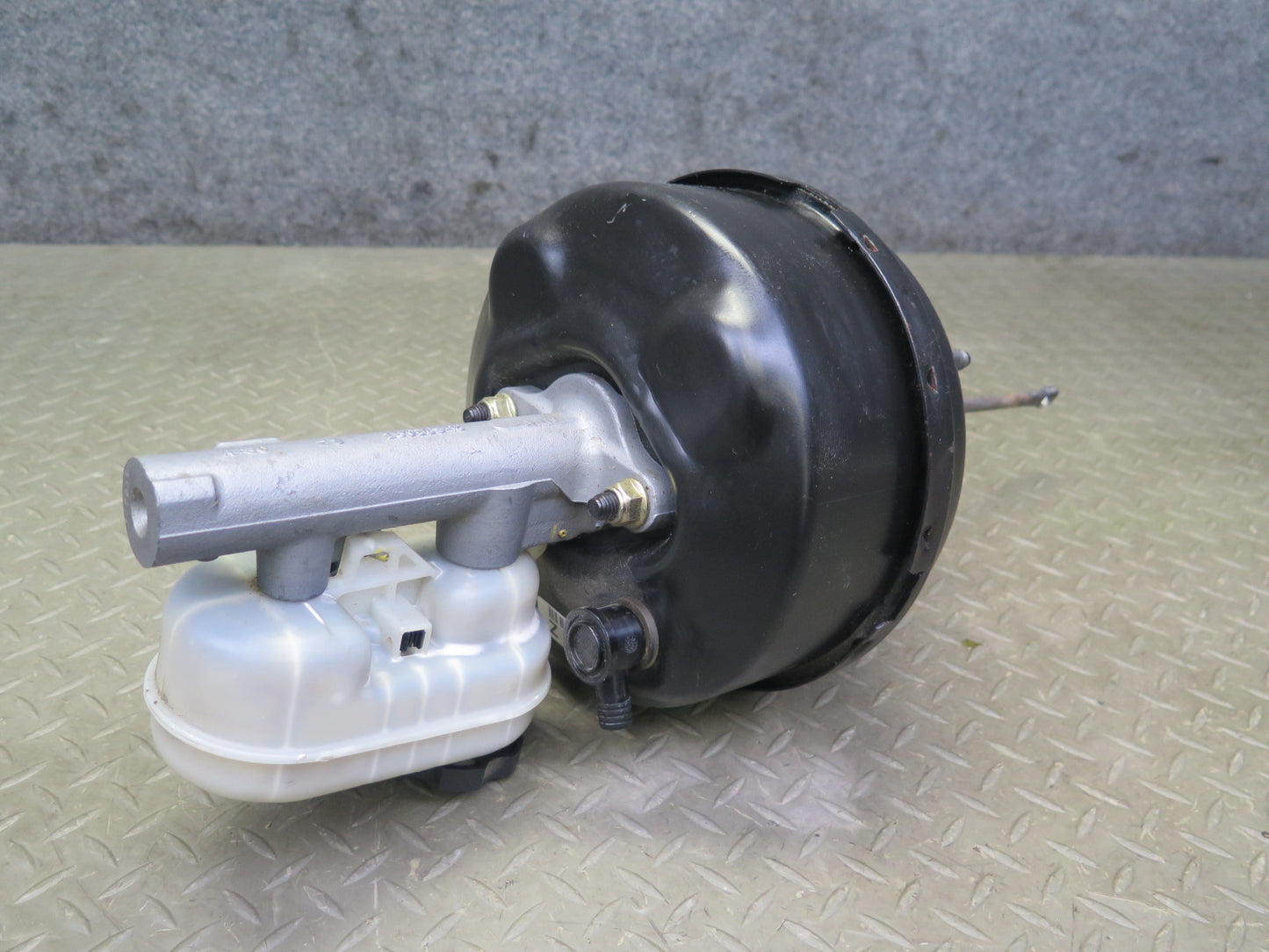 98-04 Chevrolet Corvette C5 Brake Master Cylinder Booster Fluid Reservoir OEM