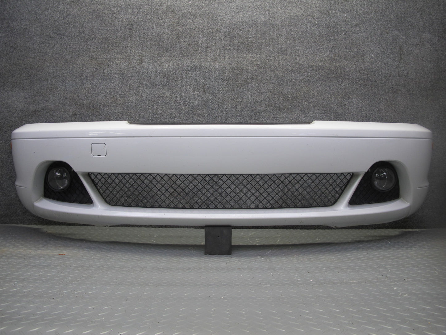 04-06 BMW E46 330ci Coupe Convertible Front Bumper Cover w Fog Lights White OEM