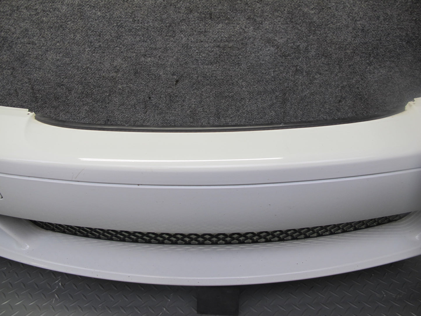 04-06 BMW E46 330ci Coupe Convertible Front Bumper Cover w Fog Lights White OEM