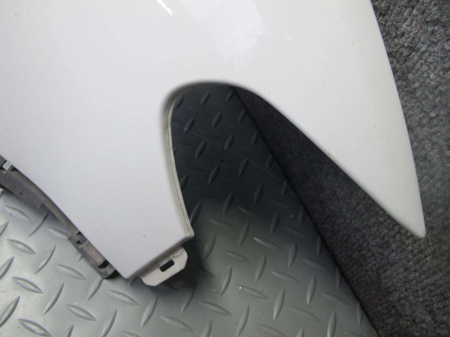 04-06 BMW E46 330ci Coupe Convert Front Right Fender Shell Cover Panel White OEM