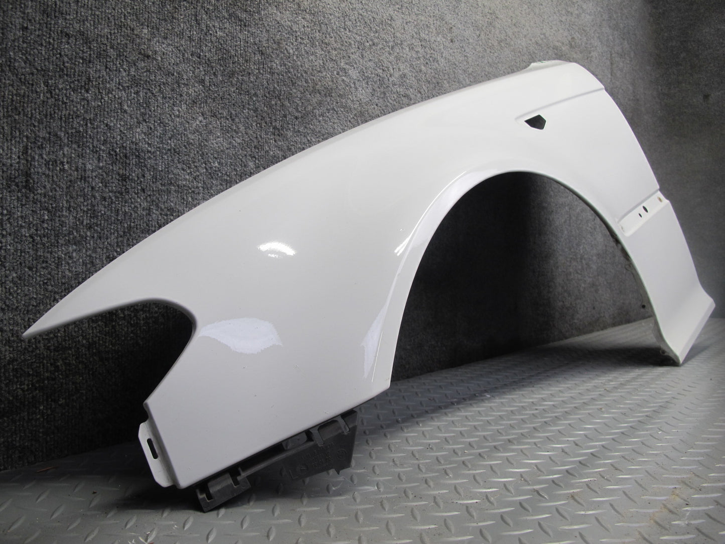 04-06 BMW E46 330ci Coupe Convert Front Left Fender Shell Cover Panel White OEM