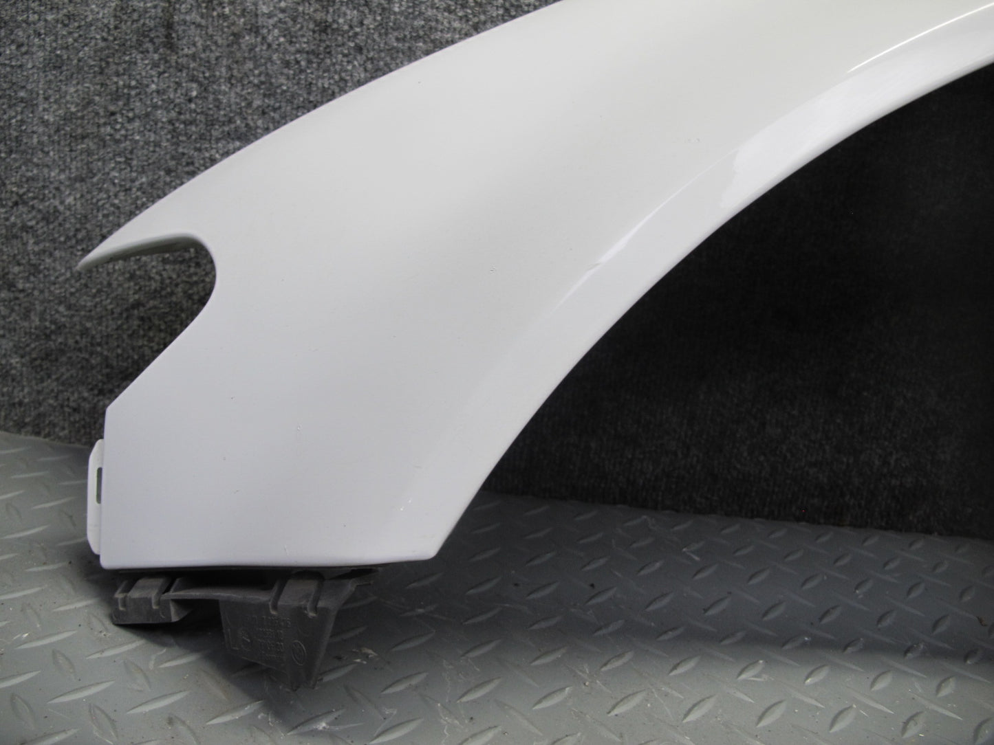 04-06 BMW E46 330ci Coupe Convert Front Left Fender Shell Cover Panel White OEM