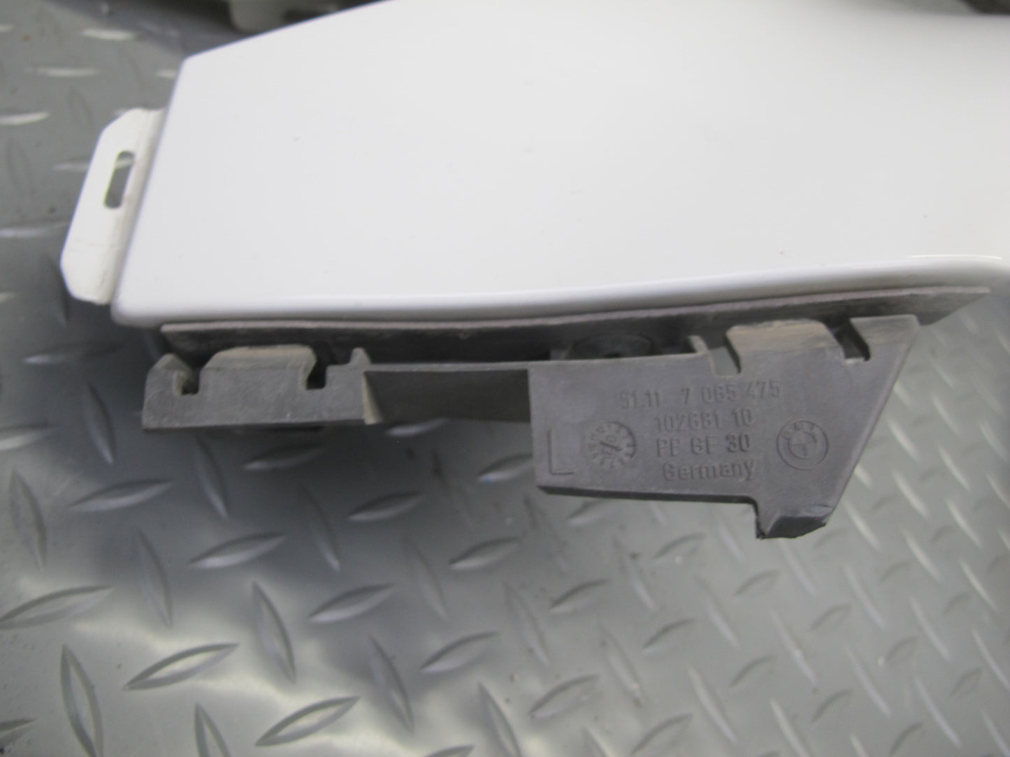 04-06 BMW E46 330ci Coupe Convert Front Left Fender Shell Cover Panel White OEM