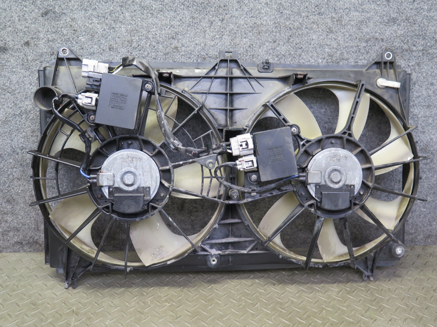 08-14 Lexus USE20L Is-f Engine Motor Cooling Dual Fan w Shroud & Module Assy OEM