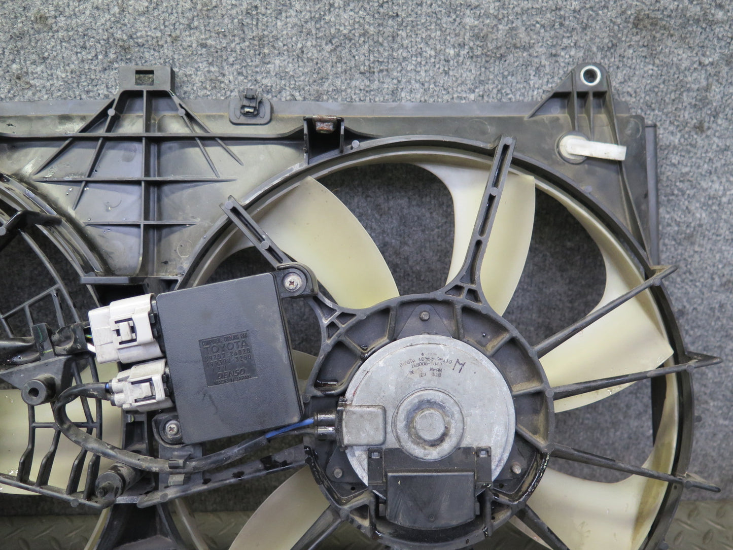 08-14 Lexus USE20L Is-f Engine Motor Cooling Dual Fan w Shroud & Module Assy OEM