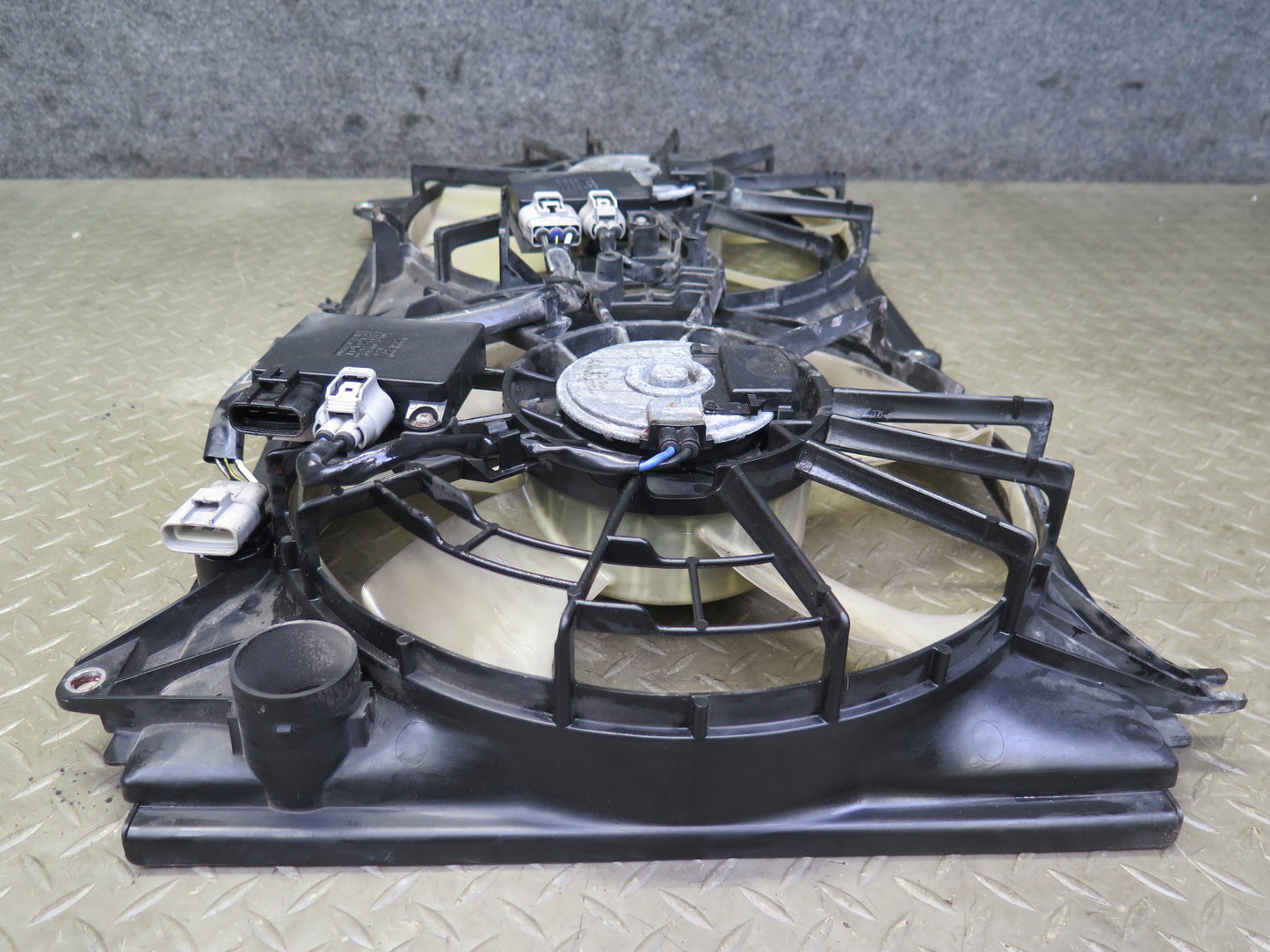 08-14 Lexus USE20L Is-f Engine Motor Cooling Dual Fan w Shroud & Module Assy OEM